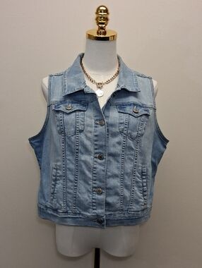 Old Navy Light Wash Denim Vest Size Large